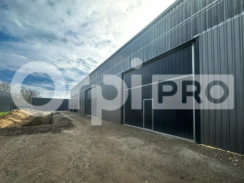 Industrial in Saubrigues for lease - Building Photo - Image 1 of 4