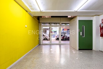Retail in Barcelona, Barcelona for lease Interior Photo- Image 2 of 18