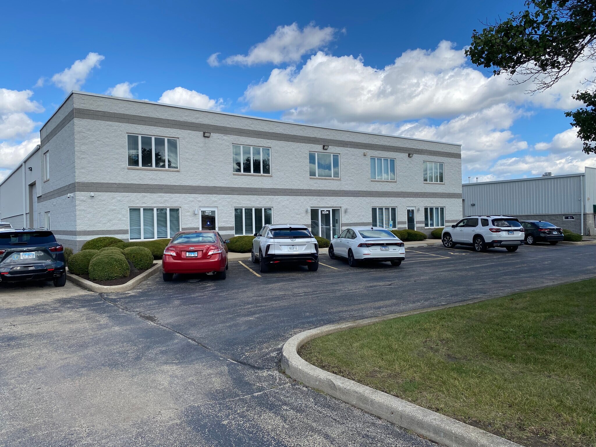 9324 Gulfstream Rd, Frankfort, IL for lease Building Photo- Image 1 of 12