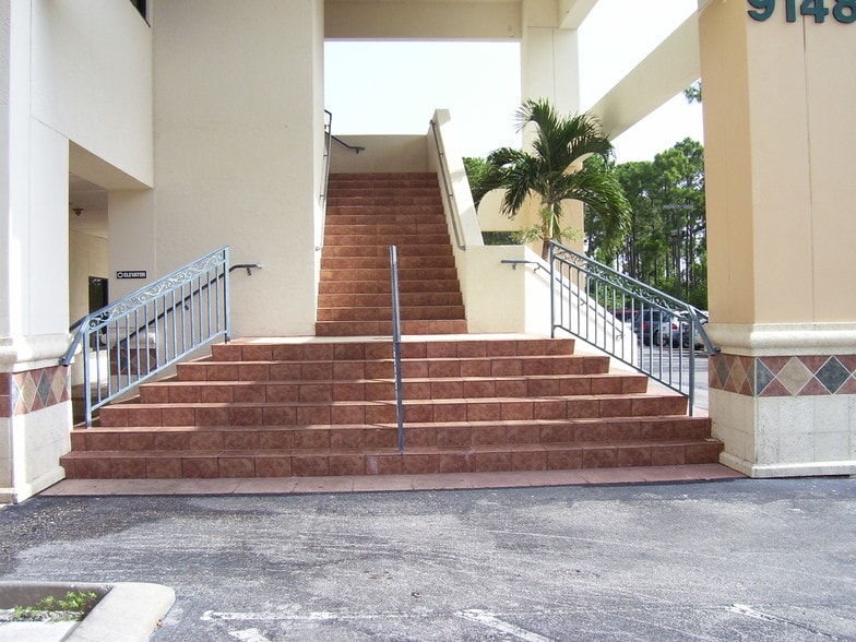 9148 Bonita Beach Rd, Bonita Springs, FL for lease - Building Photo - Image 3 of 6