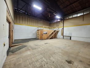 2450 6th Ave S, Seattle, WA for lease Interior Photo- Image 1 of 4