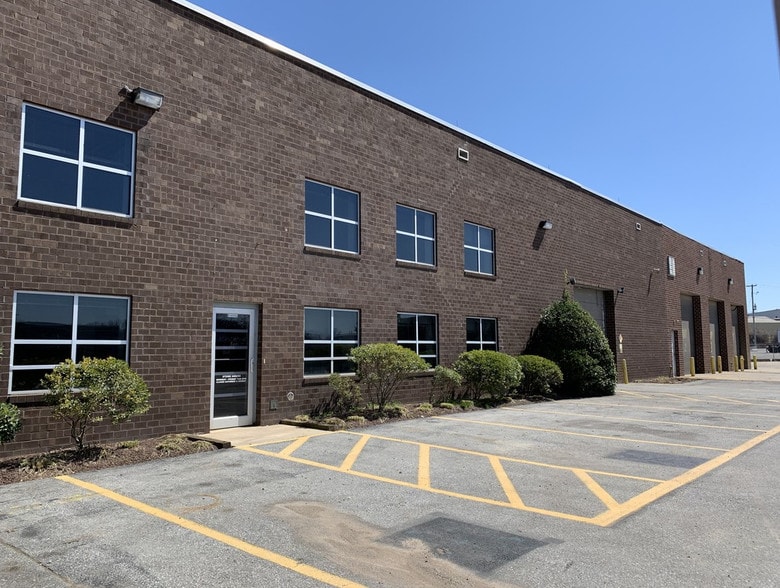 900 W Basin Rd, New Castle, DE for sale - Building Photo - Image 1 of 1