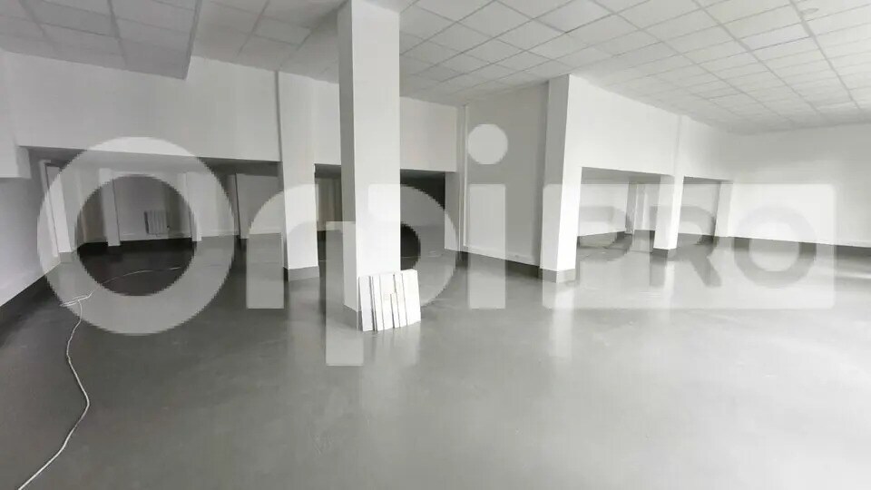 Retail in Villebon-sur-Yvette for lease - Interior Photo - Image 1 of 13