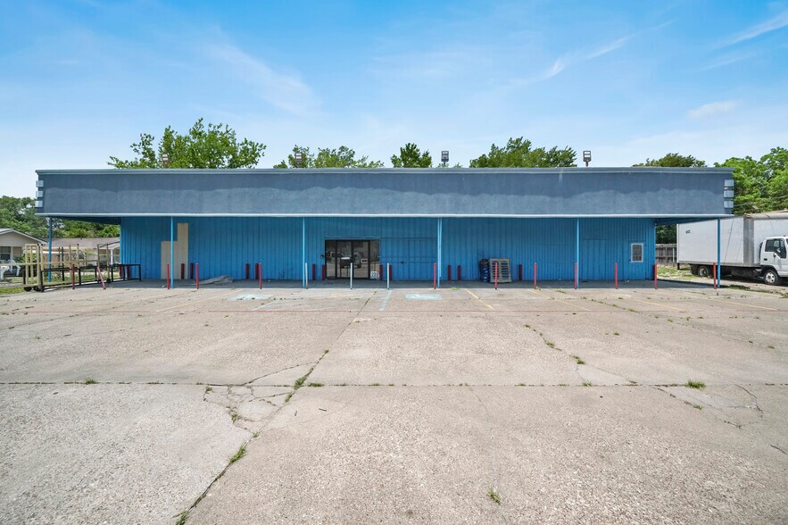 239 S Main St, Conroe, TX for sale - Building Photo - Image 1 of 1