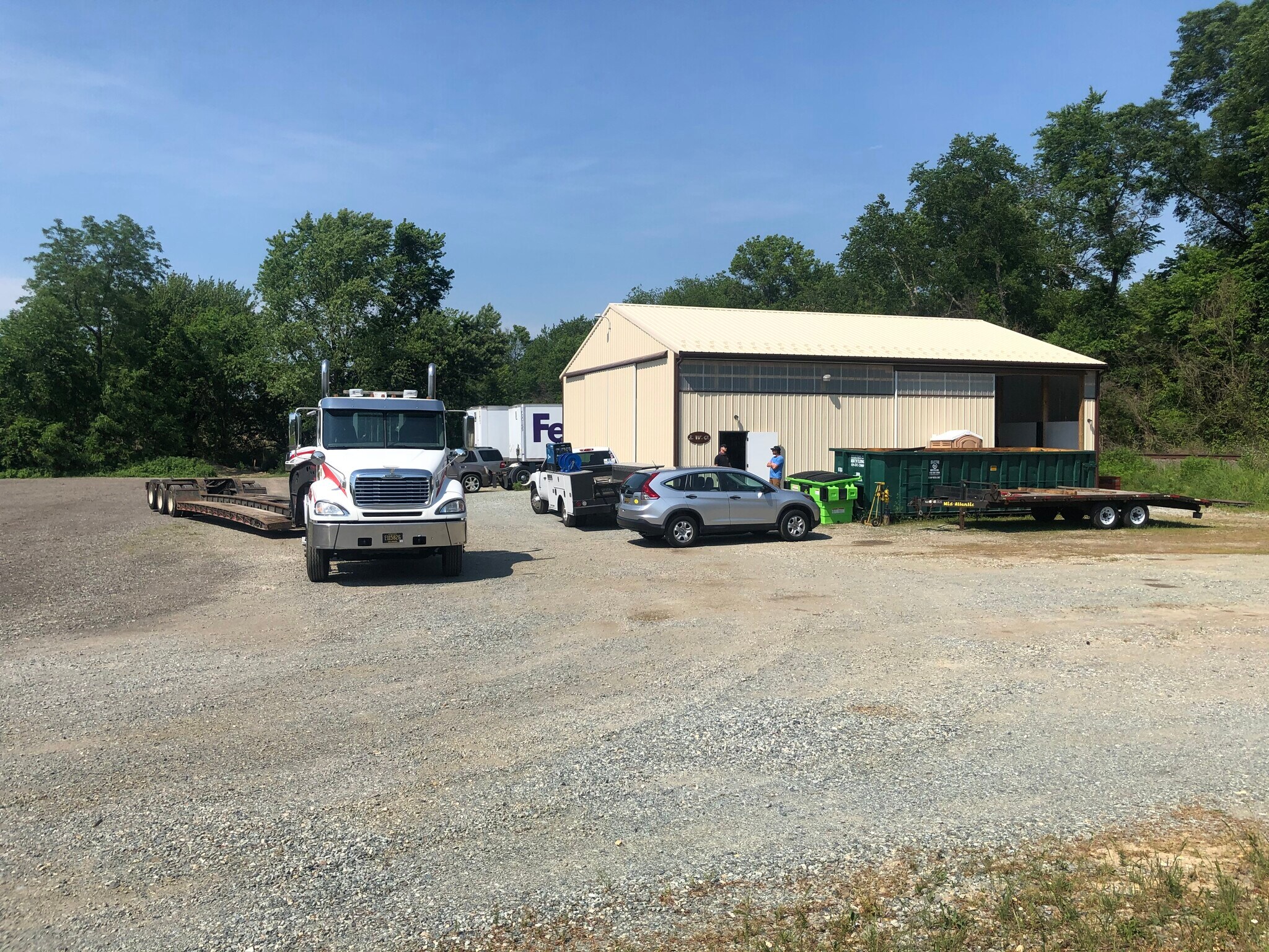 4887 Summit Bridge Rd, Middletown, DE 19709 2,000 SF Building with 1