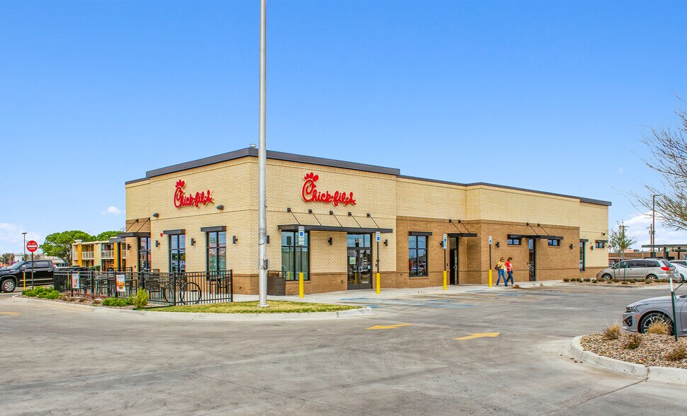 Chick-fil-A Portfolio portfolio of 11 properties for sale on LoopNet.com - Primary Photo - Image 3 of 4