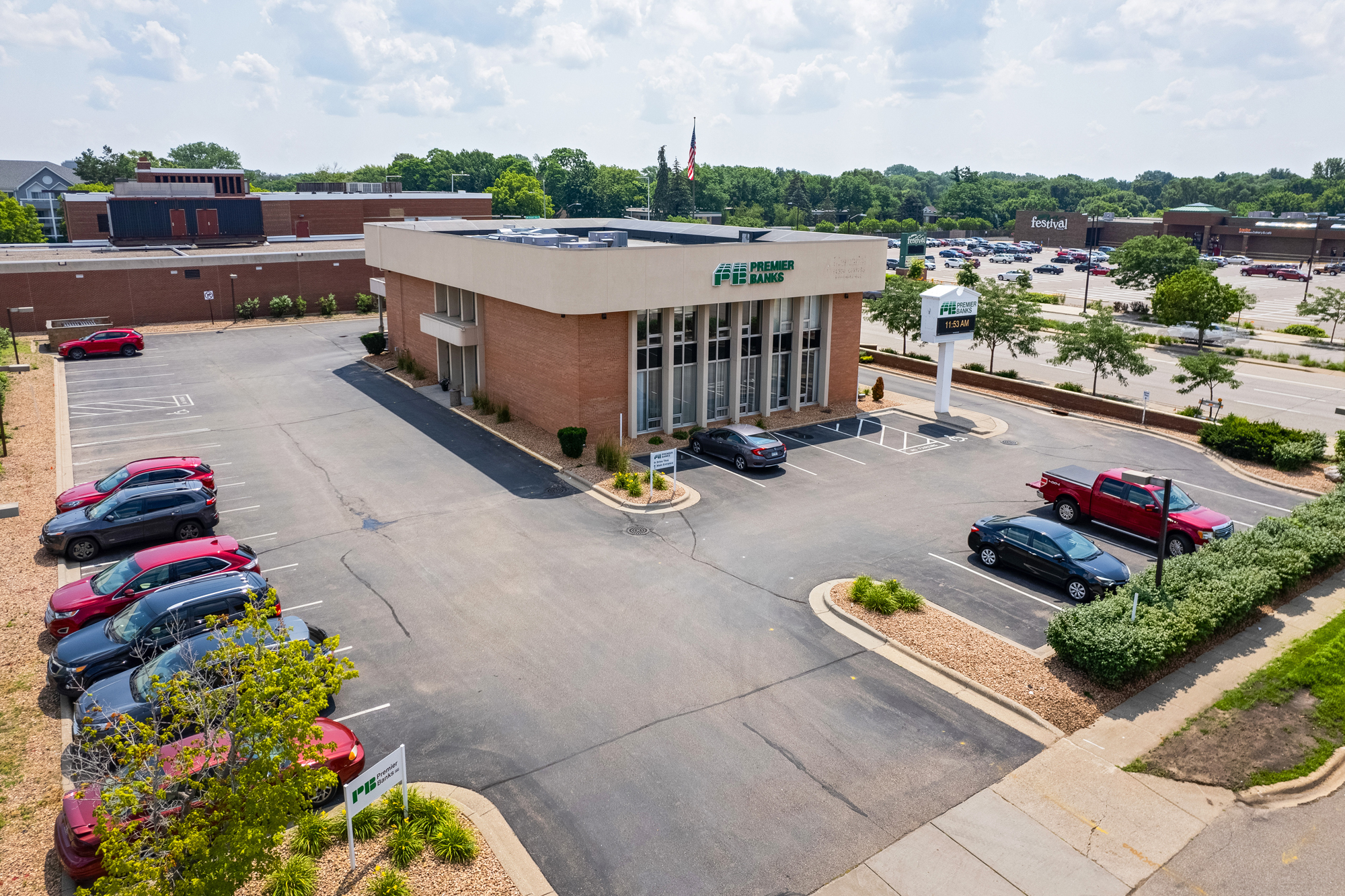 500 W 98th St, Bloomington, MN for lease Building Photo- Image 1 of 16