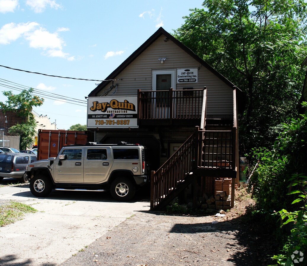 195 Jewett Ave, Staten Island, NY 10302
