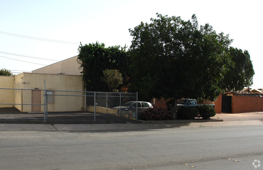 490-498 E Duarte Rd, Monrovia, CA for sale - Building Photo - Image 3 of 4