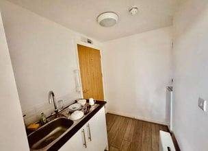 549-559 Liverpool Rd, Manchester for lease Interior Photo- Image 2 of 3