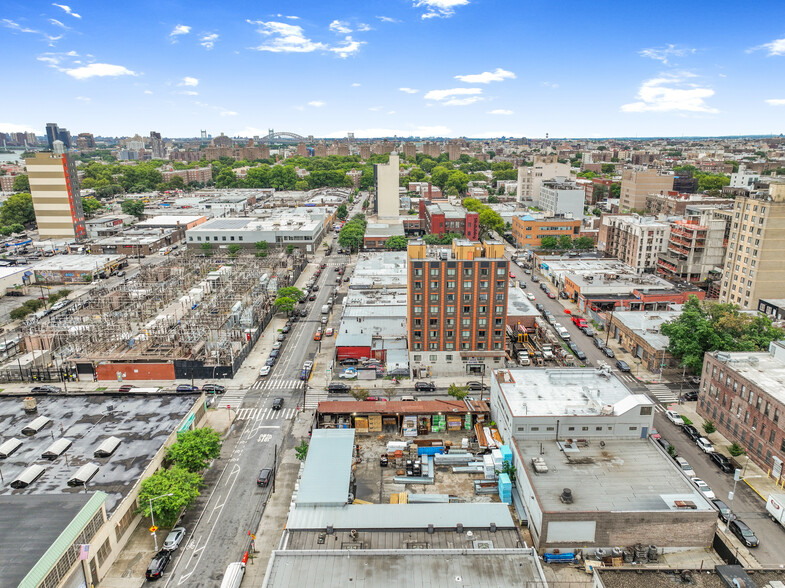 39-01 23rd St, Long Island City, NY for sale - Building Photo - Image 3 of 8