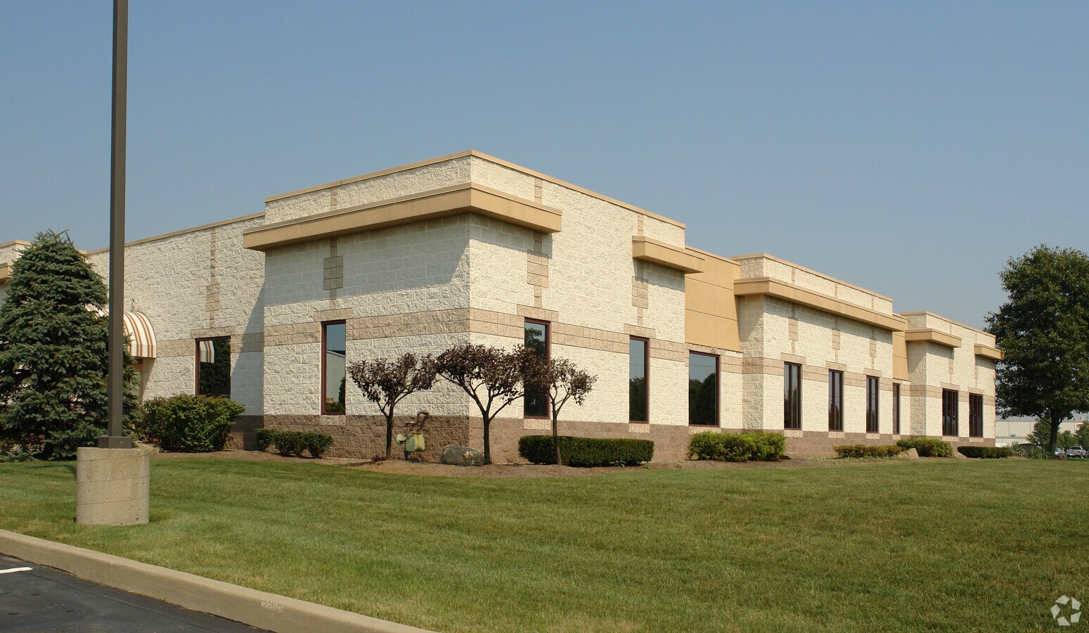 2781 Salt Springs Rd, Youngstown, OH 44509