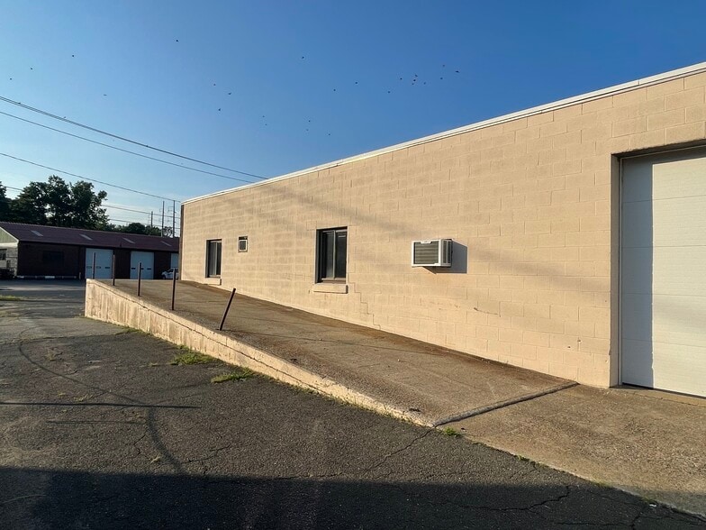53 Ramah Cir S, Agawam, MA for lease - Building Photo - Image 2 of 4