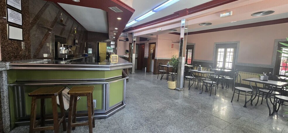 Retail in Moralzarzal, Madrid for lease - Interior Photo - Image 2 of 17