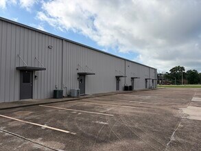 6930 College St, Beaumont, TX for lease Interior Photo- Image 1 of 18