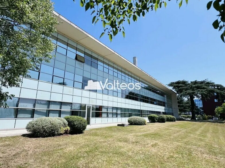 10 Rue Claude-Marie Perroud, Toulouse for lease - Building Photo - Image 1 of 18