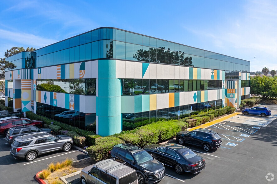 5973 Avenida Encinas, Carlsbad, CA for lease - Building Photo - Image 2 of 17