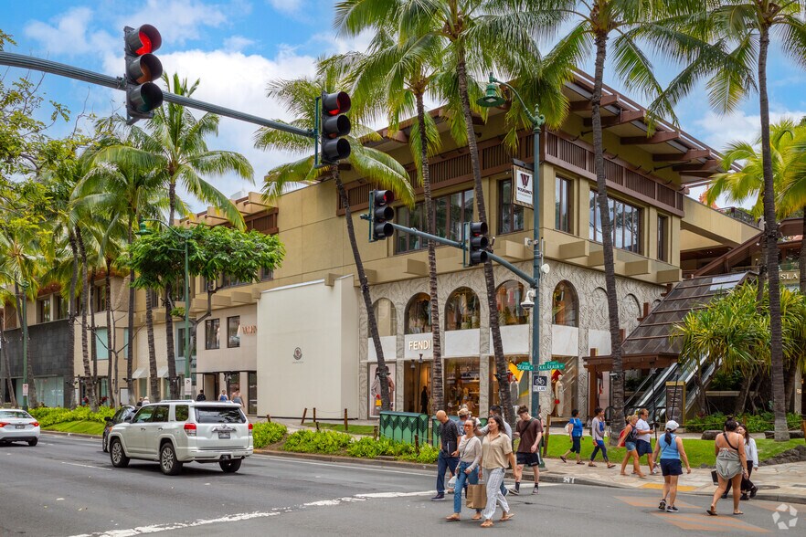 2201 Kalakaua Ave, Honolulu, HI for sale - Primary Photo - Image 1 of 1