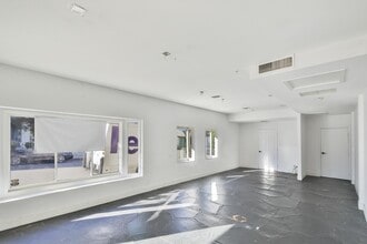 20969 Ventura Blvd, Woodland Hills, CA for lease Interior Photo- Image 1 of 2