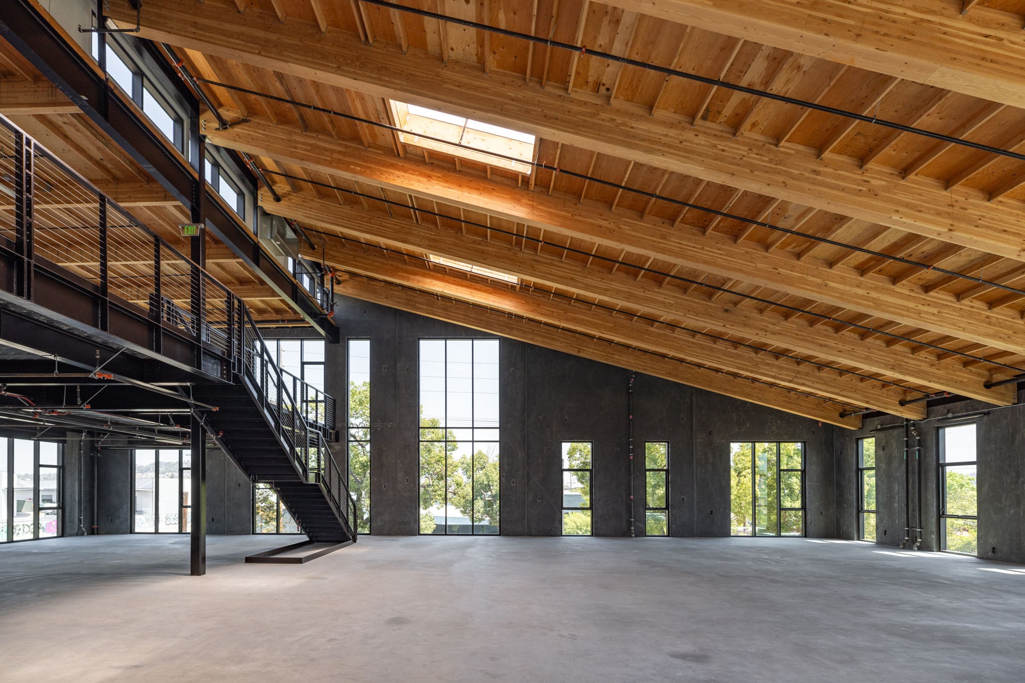 3333 Casitas Ave, Los Angeles, CA for lease Interior Photo- Image 1 of 3