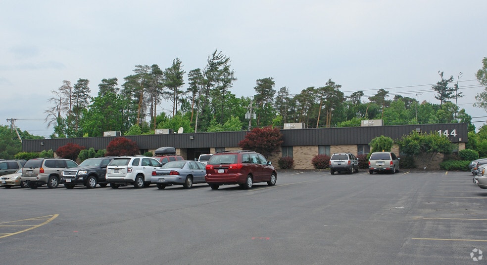 144 Metro Park, Rochester, NY for lease - Building Photo - Image 3 of 6