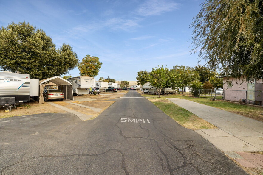 112 McCord Ave, Bakersfield, CA for sale - Building Photo - Image 2 of 21