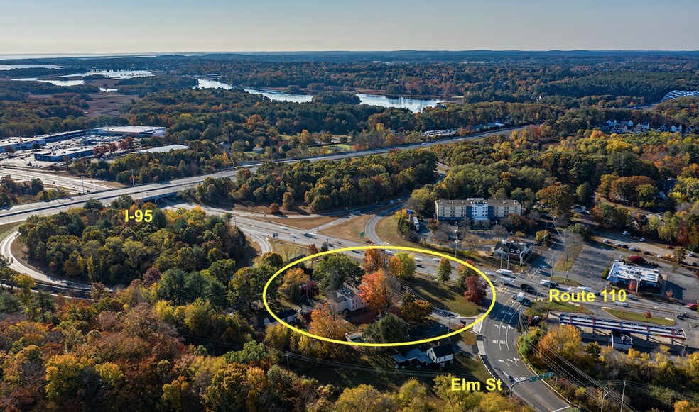 295297 Elm St, Amesbury, MA 01913