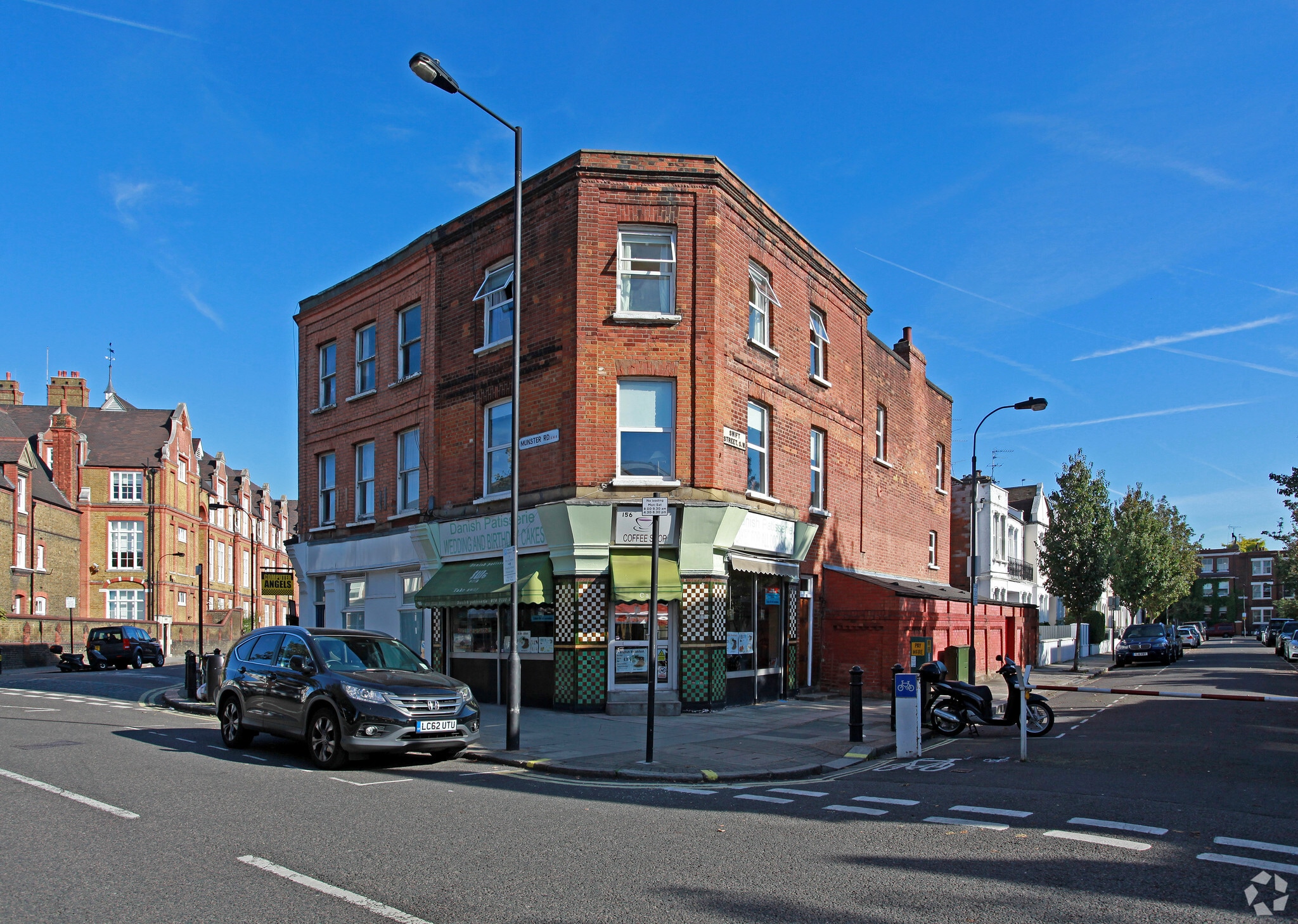 156 Munster Rd, London for sale Primary Photo- Image 1 of 1