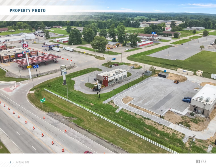 832 Factory Outlet Blvd, West Frankfort, IL for sale - Building Photo - Image 3 of 10