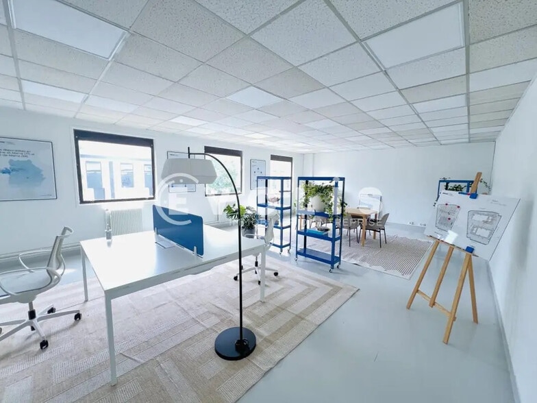 1 Rue Des Campanules, Lognes for lease - Interior Photo - Image 1 of 15