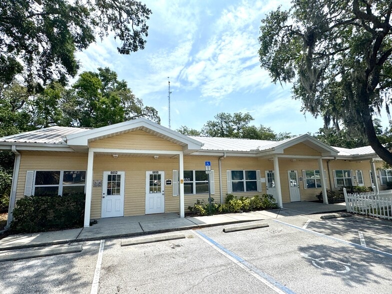 6616-6636 Rowan Rd, New Port Richey, FL for lease - Building Photo - Image 1 of 15