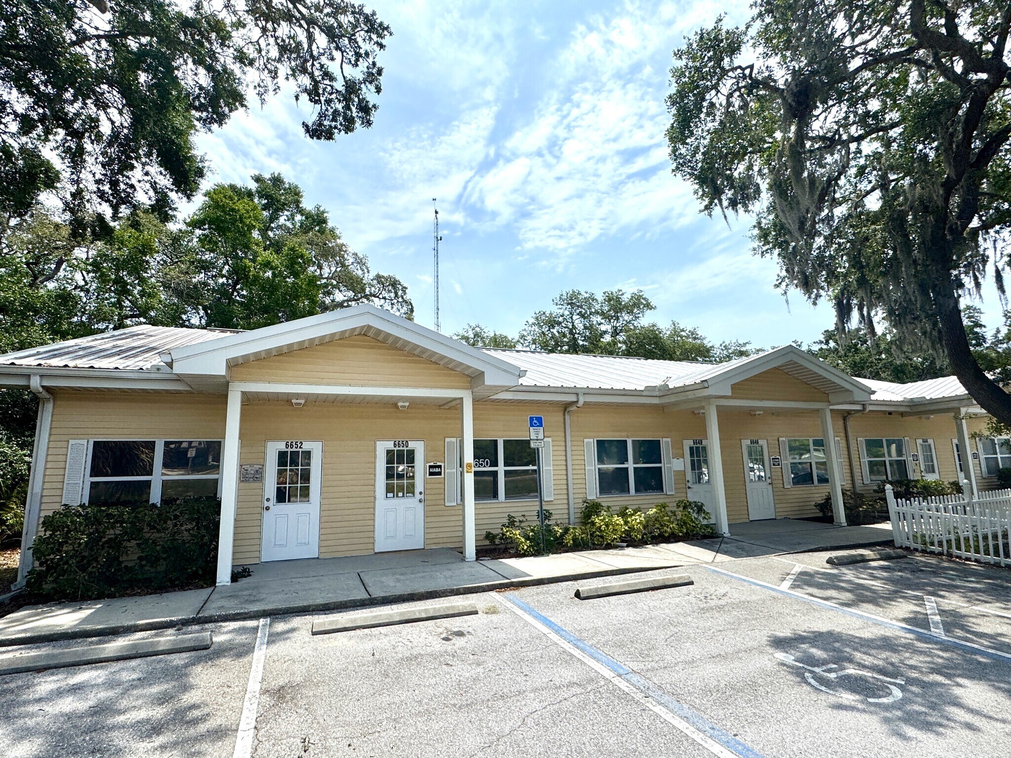6616-6636 Rowan Rd, New Port Richey, FL for lease Building Photo- Image 1 of 16
