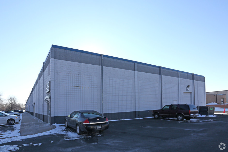 9208 S James Ave, Bloomington, MN for lease - Building Photo - Image 3 of 4