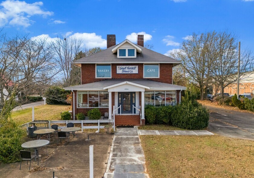 19901 S Main St, Cornelius, NC for sale - Building Photo - Image 2 of 18