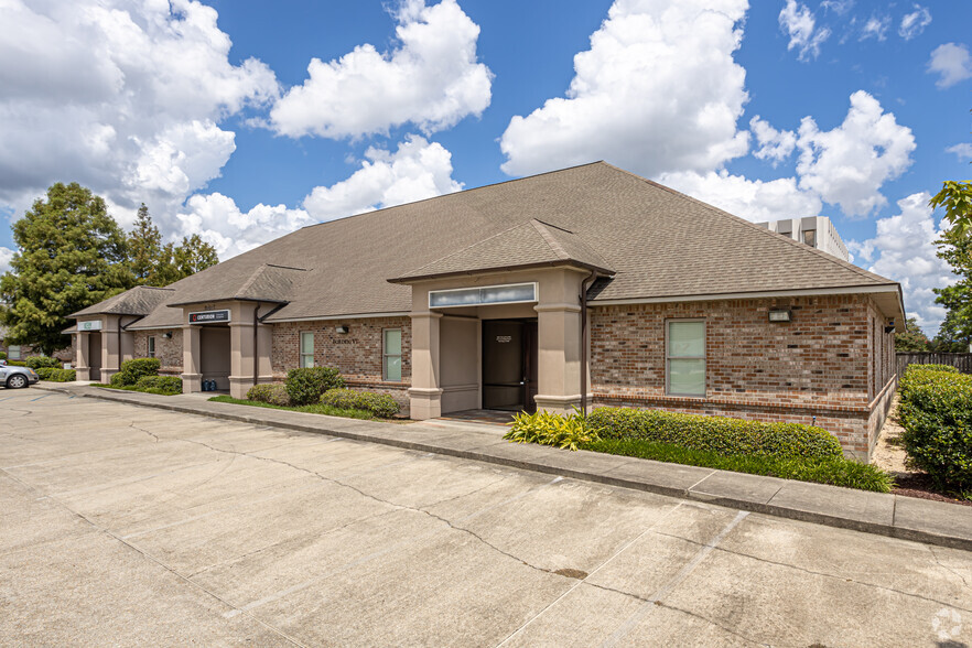 3888 S Sherwood Forest Blvd, Baton Rouge, LA for sale - Primary Photo - Image 1 of 1