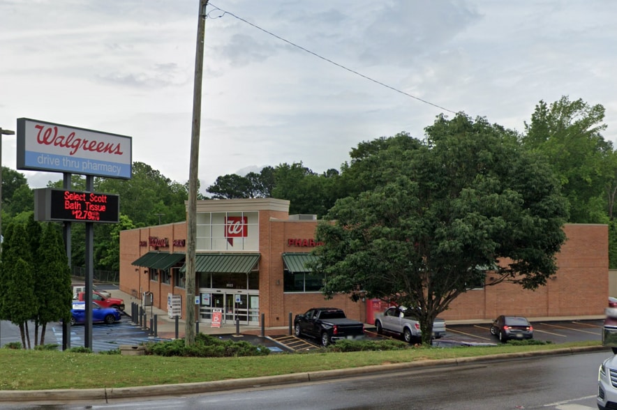 3025 Allison Bonnett Memorial Dr, Hueytown, AL for sale - Building Photo - Image 2 of 9