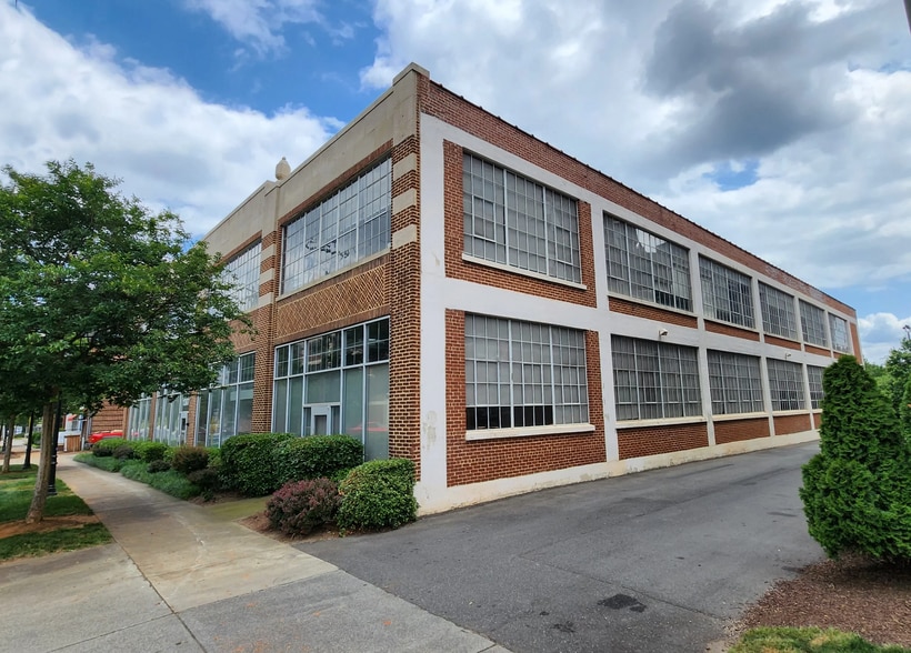 1307 W Morehead St, Charlotte, NC for sale - Primary Photo - Image 1 of 44
