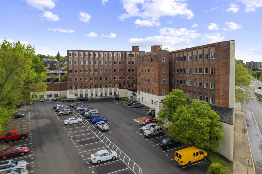71 Catlin St, Meriden, CT for sale - Building Photo - Image 2 of 32