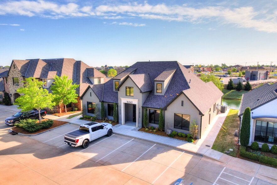 16362 Muirfield Place, Edmond, OK for sale - Building Photo - Image 3 of 37