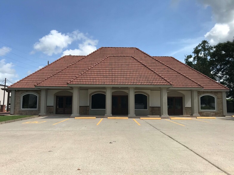 1715 Northpark Dr, Kingwood, TX for lease - Building Photo - Image 2 of 25