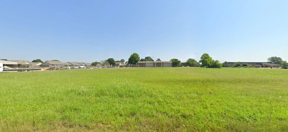 0 Deshong Dr, Paris, TX for sale - Building Photo - Image 2 of 5