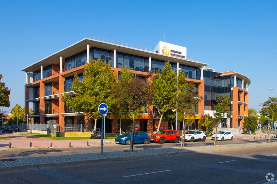 Avenida de Bruselas, 16, Alcobendas, Madrid for lease - Building Photo - Image 1 of 4