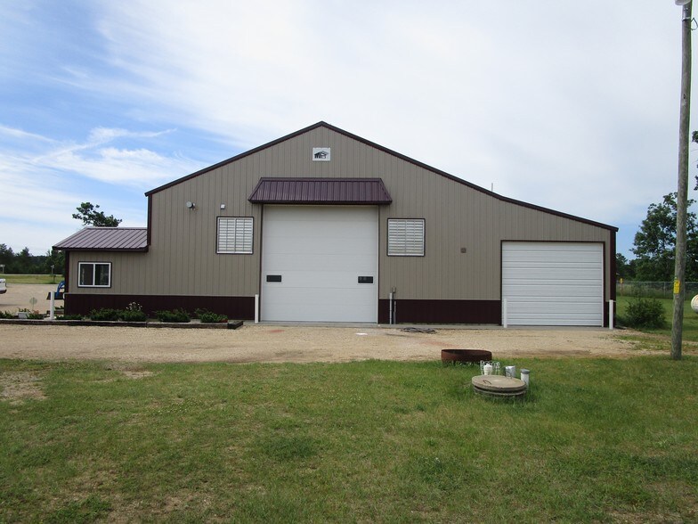 1146 Cottonville Ave, Friendship, WI for sale - Building Photo - Image 1 of 1