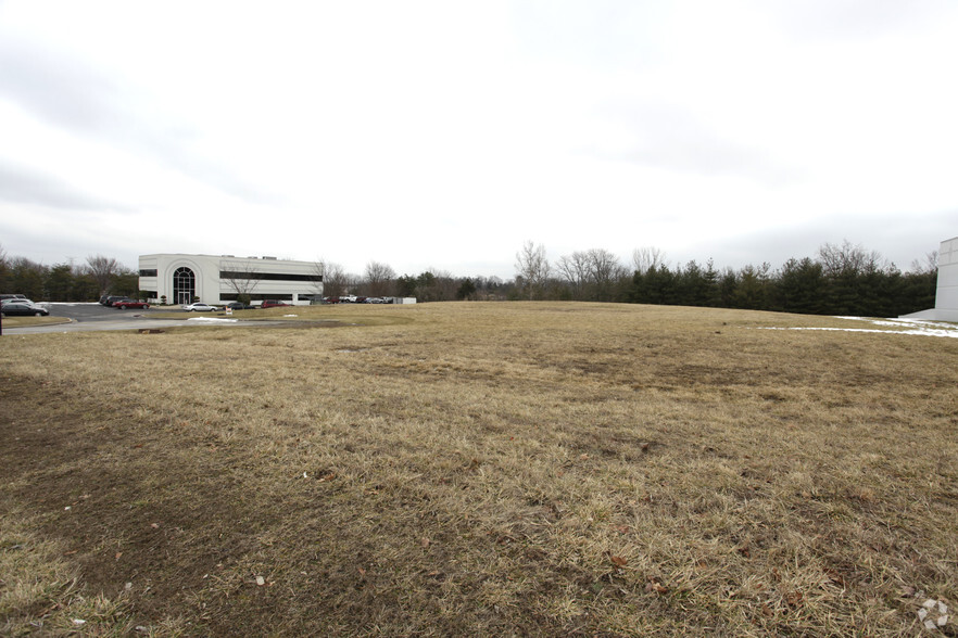 12200 Plantside Dr, Louisville, KY for lease - Building Photo - Image 3 of 4