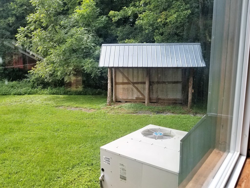 325 Mill St, Fountain Run, KY 42133