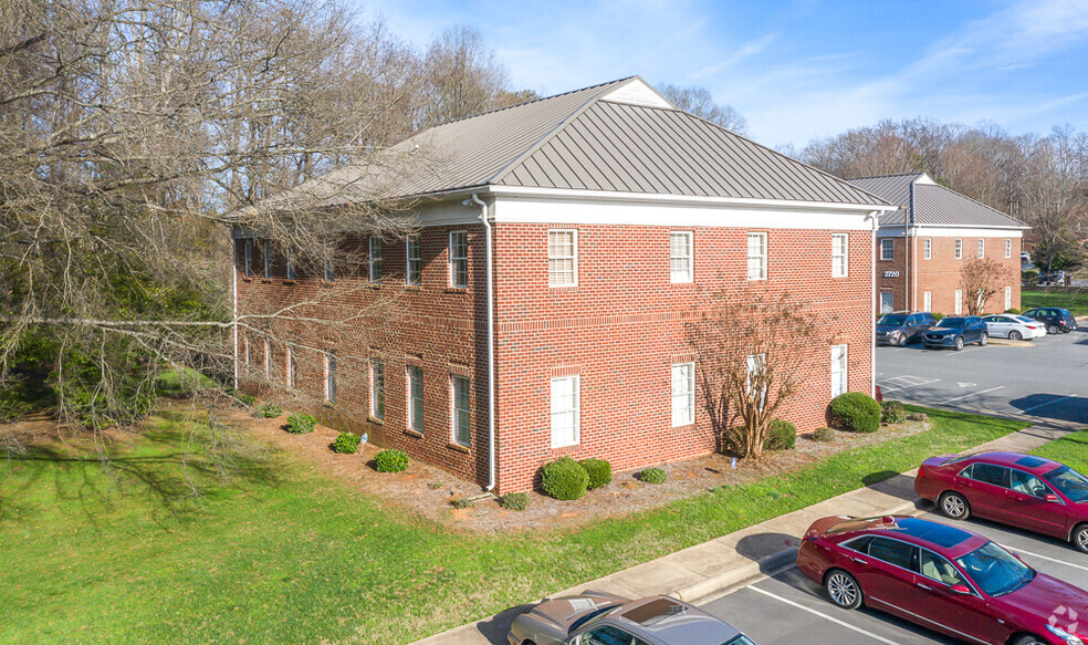 2730 E WT Harris Blvd, Charlotte, NC for lease - Building Photo - Image 2 of 6