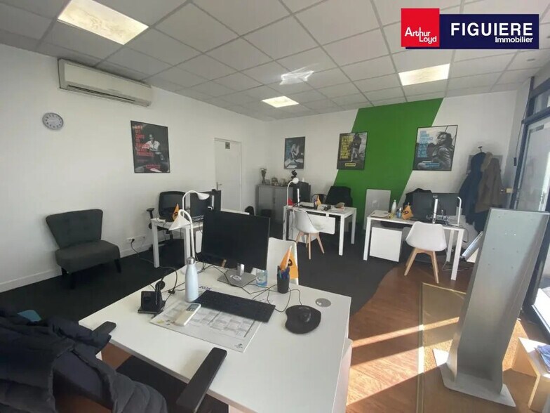 Retail in Salon-de-Provence for sale - Building Photo - Image 3 of 12