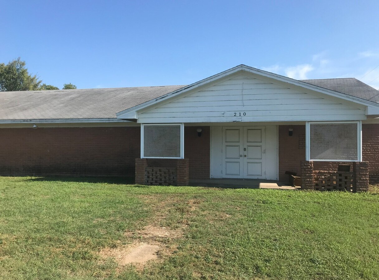 210 W Palestine St, Hutchins, TX 75141