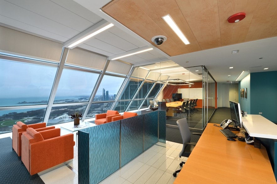 150 N Michigan Ave, Chicago, IL for lease - Interior Photo - Image 3 of 18