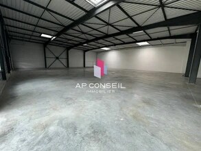 Flex in Rambouillet for lease Interior Photo- Image 2 of 3